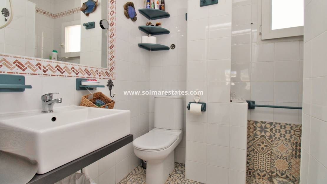 3 soveværelse Lejlighed til salg i Playa Flamenca med swimmingpool - € 269.000 (Ref: 9479347)