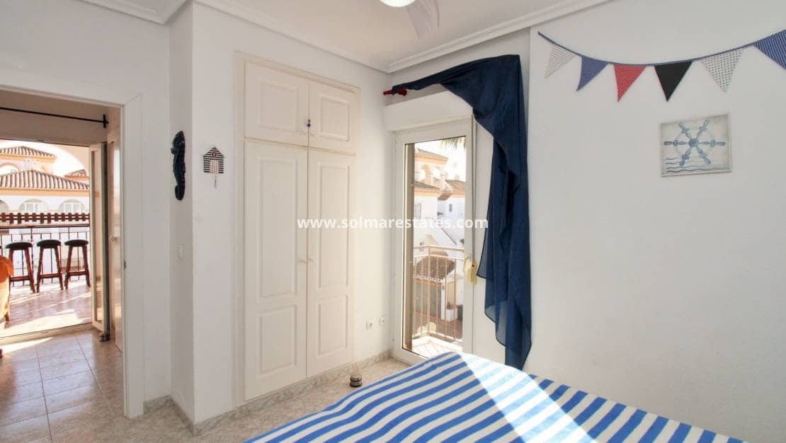 3 soveværelse Lejlighed til salg i Playa Flamenca med swimmingpool - € 269.000 (Ref: 9479347)