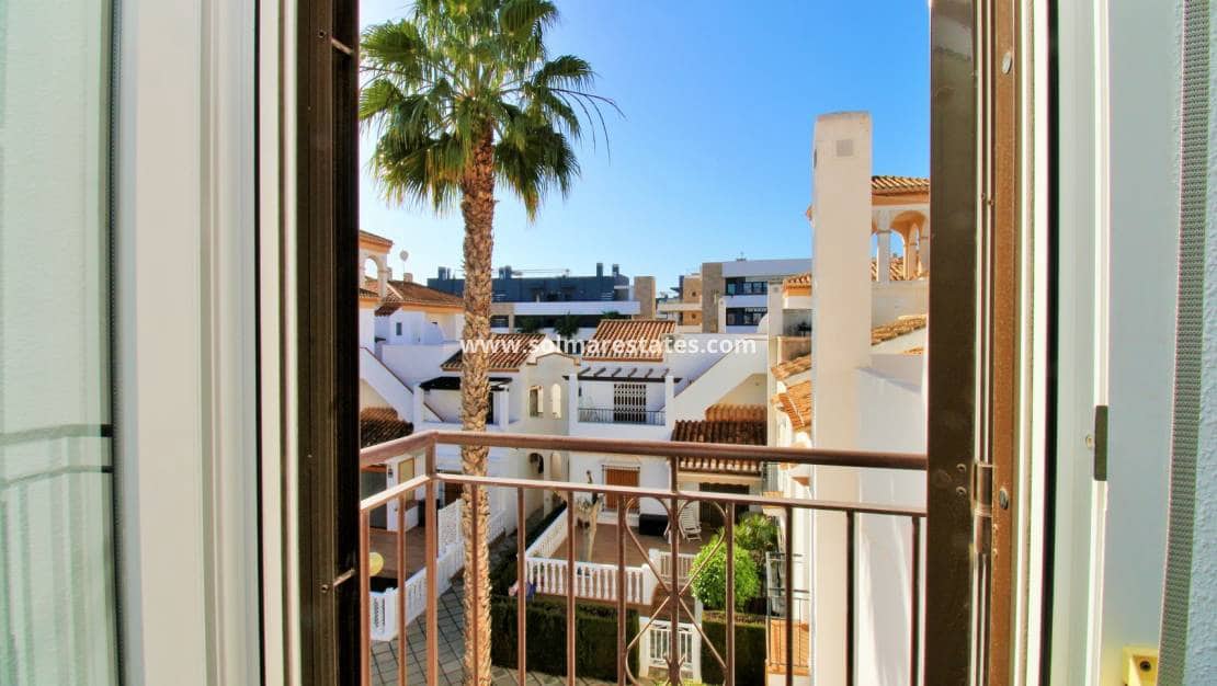 3 soveværelse Lejlighed til salg i Playa Flamenca med swimmingpool - € 269.000 (Ref: 9479347)
