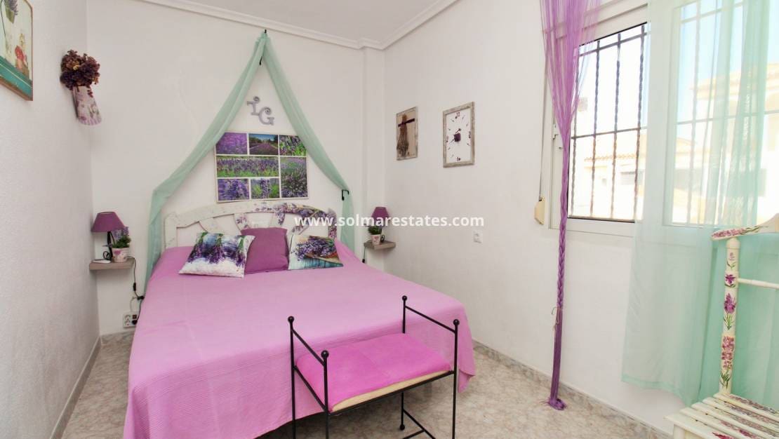 3 soveværelse Lejlighed til salg i Playa Flamenca med swimmingpool - € 269.000 (Ref: 9479347)