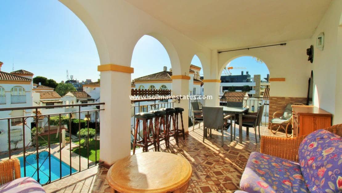 3 soveværelse Lejlighed til salg i Playa Flamenca med swimmingpool - € 269.000 (Ref: 9479347)