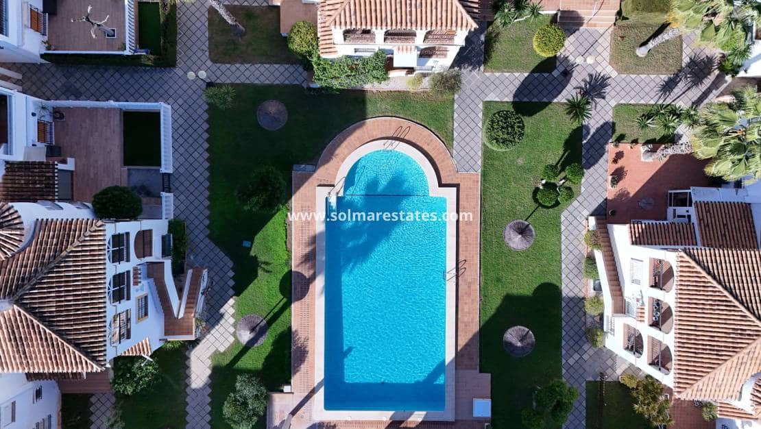 3 soveværelse Lejlighed til salg i Playa Flamenca med swimmingpool - € 269.000 (Ref: 9479347)