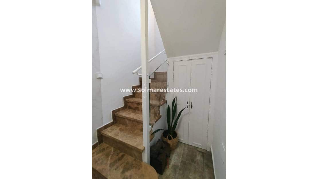 4 bedroom Villa for sale in Villamartin with pool - € 435,000 (Ref: 9483925)