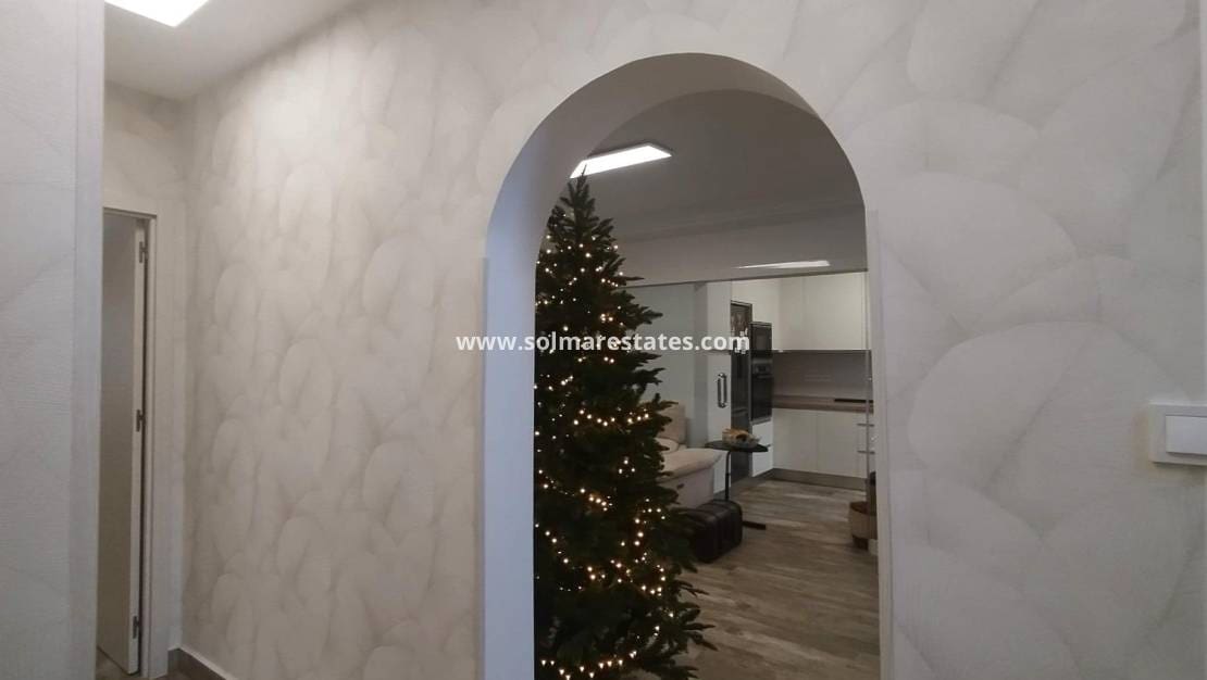 4 bedroom Villa for sale in Villamartin with pool - € 435,000 (Ref: 9483925)