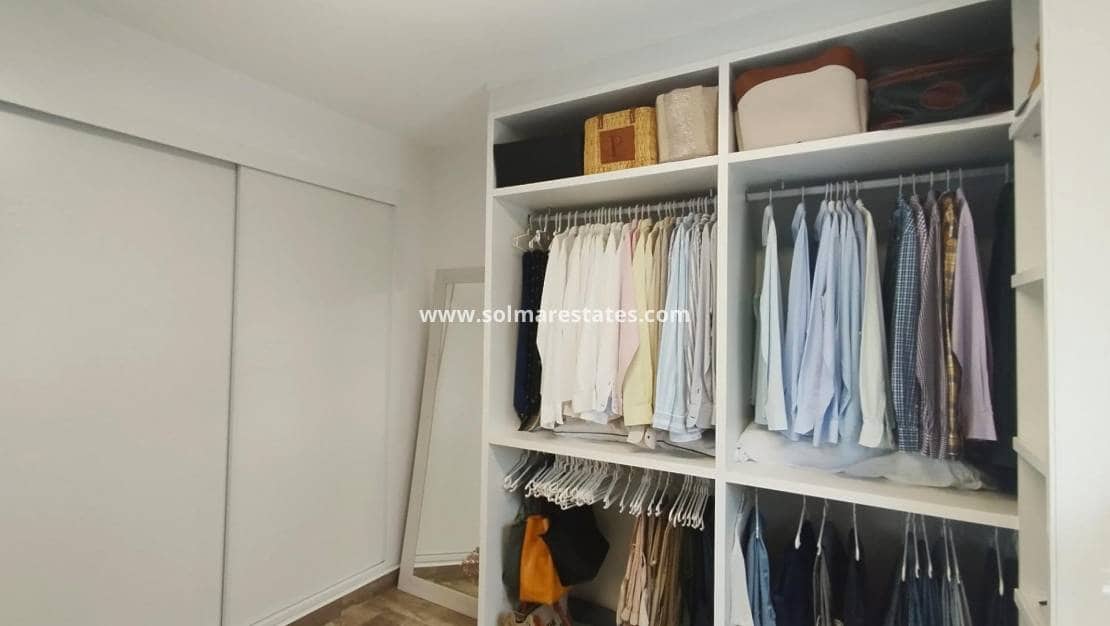 4 bedroom Villa for sale in Villamartin with pool - € 435,000 (Ref: 9483925)