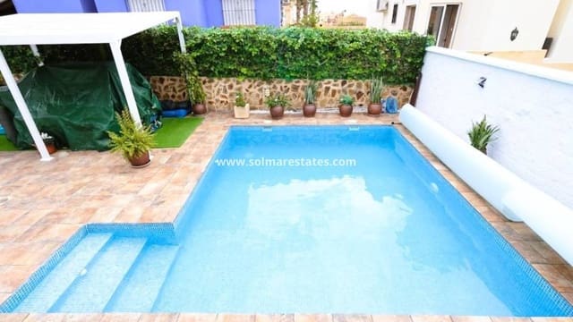 4 Zimmer Villa zu verkaufen in Villamartin, Orihuela mit Pool - 435.000 € (Ref: 9483925)