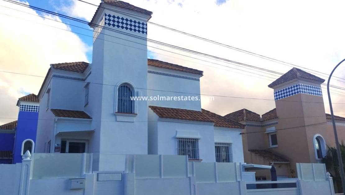 4 bedroom Villa for sale in Villamartin with pool - € 435,000 (Ref: 9483925)