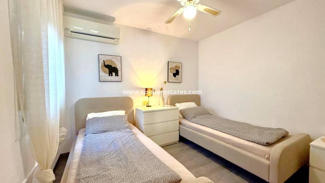 3 bedroom Townhouse for sale in Villamartin with pool - € 319,000 (Ref: 9483930)