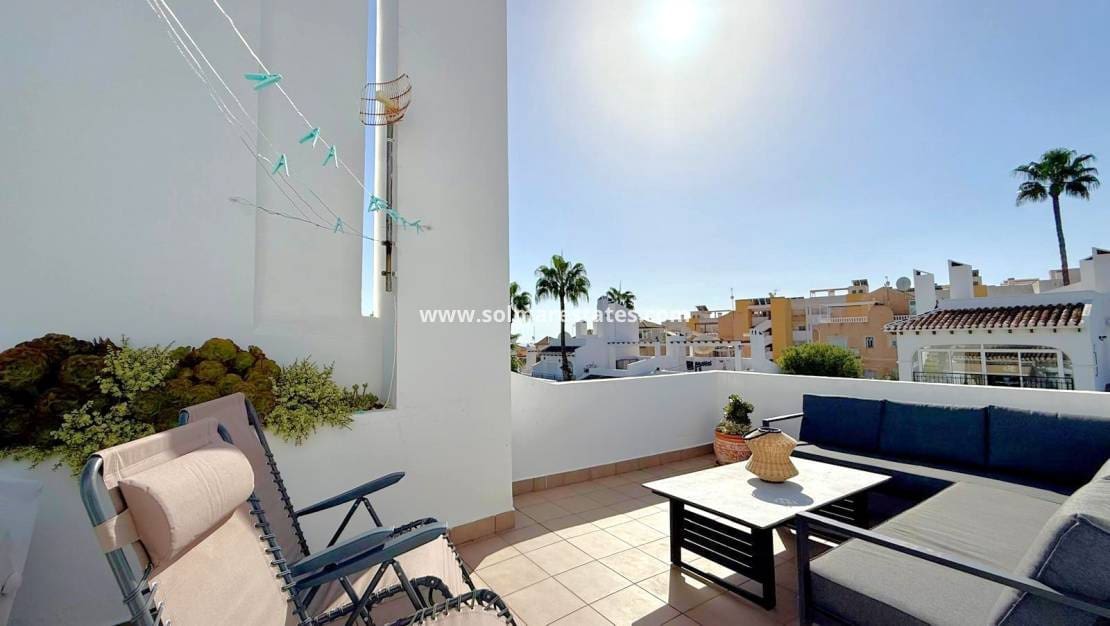 3 bedroom Townhouse for sale in Villamartin with pool - € 319,000 (Ref: 9483930)