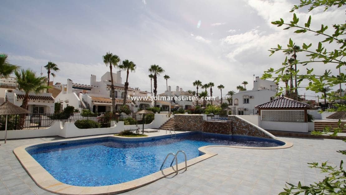3 bedroom Townhouse for sale in Villamartin with pool - € 319,000 (Ref: 9483930)