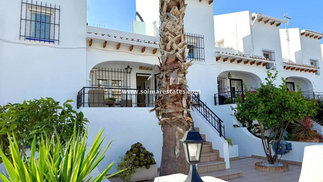 3 bedroom Townhouse for sale in Villamartin with pool - € 319,000 (Ref: 9483930)