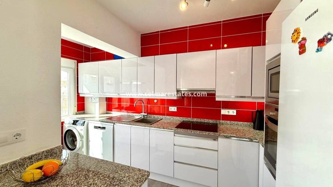 3 bedroom Townhouse for sale in Villamartin with pool - € 319,000 (Ref: 9483930)