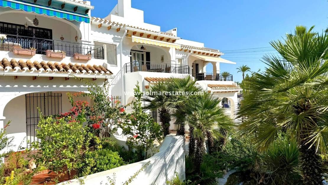 3 bedroom Townhouse for sale in Villamartin with pool - € 319,000 (Ref: 9483930)