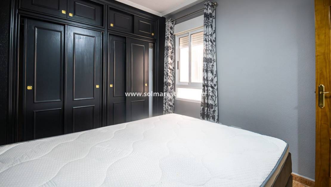 2 bedroom Apartment for sale in Playa Flamenca with pool - € 140,000 (Ref: 9484058)