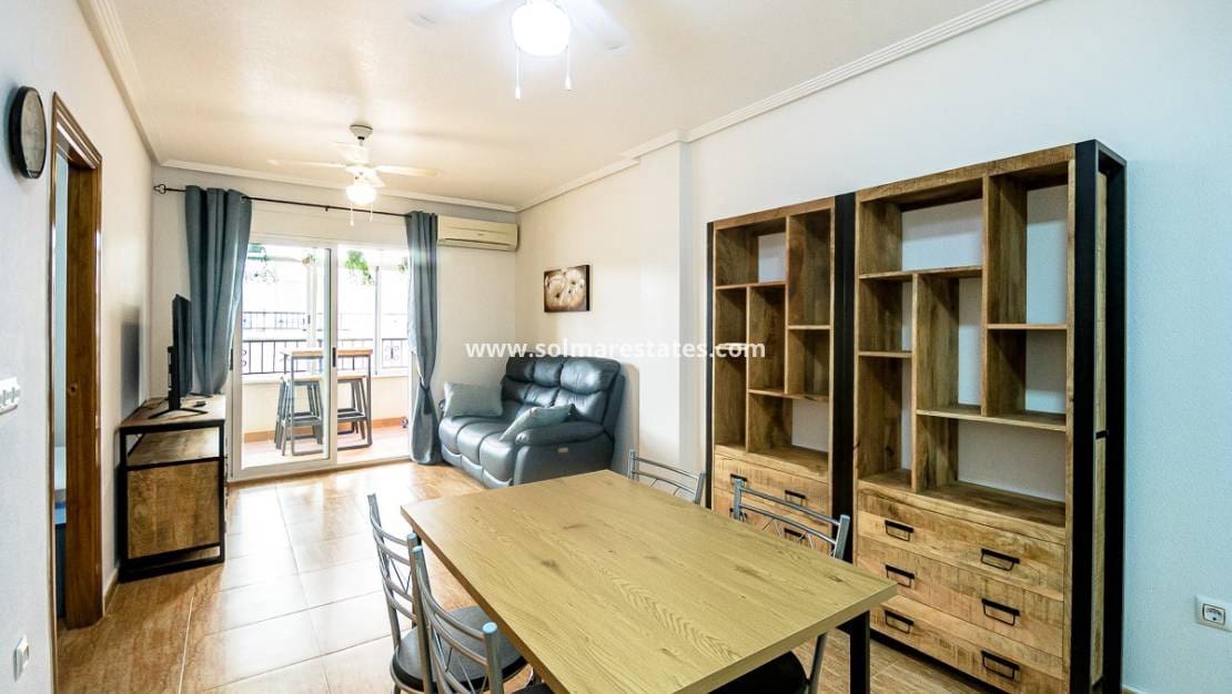 2 bedroom Apartment for sale in Playa Flamenca with pool - € 140,000 (Ref: 9484058)