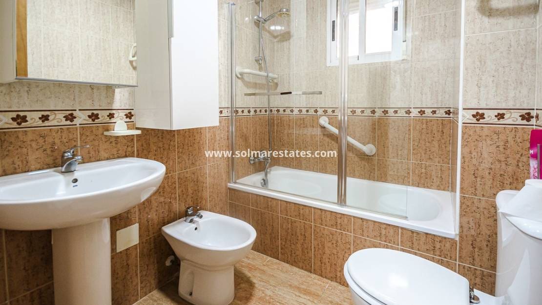 2 bedroom Apartment for sale in Playa Flamenca with pool - € 140,000 (Ref: 9484058)