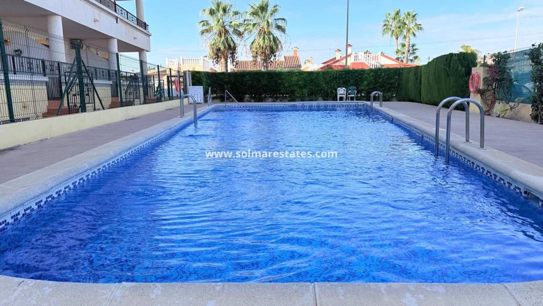 2 chambre Appartement à vendre à Playa Flamenca avec piscine - 146 000 € (Ref: 9485362)