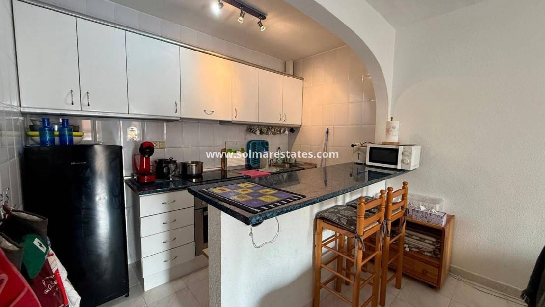 3 bedroom Bungalow for sale in Los Altos with pool - € 149,000 (Ref: 9486485)