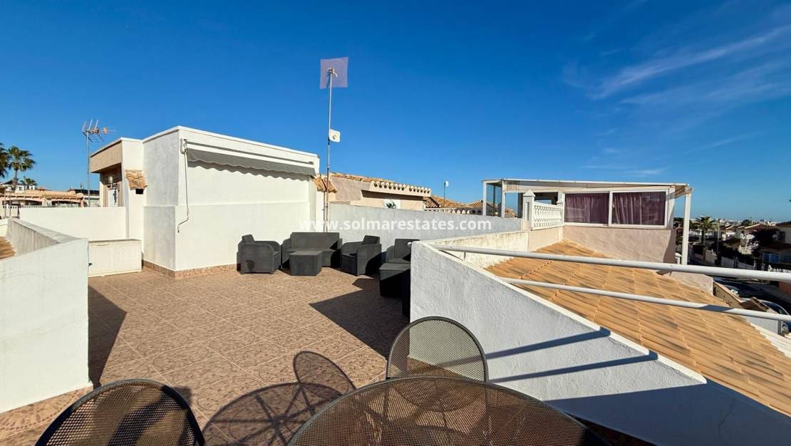 3 bedroom Bungalow for sale in Los Altos with pool - € 149,000 (Ref: 9486485)