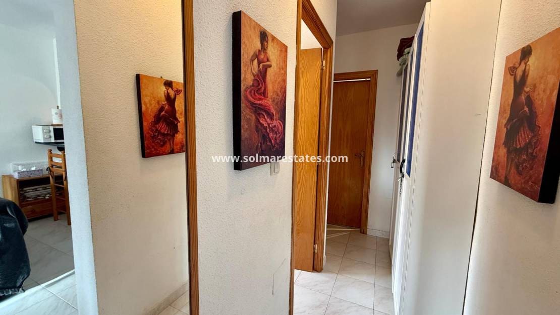 3 bedroom Bungalow for sale in Los Altos with pool - € 149,000 (Ref: 9486485)