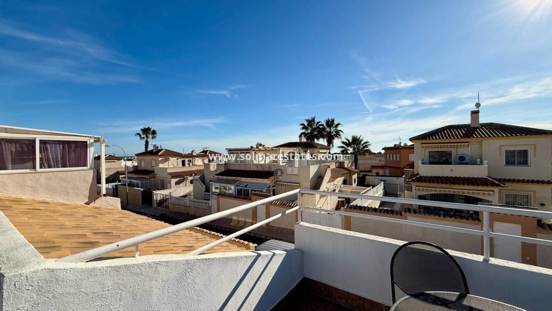 3 bedroom Bungalow for sale in Los Altos with pool - € 149,000 (Ref: 9486485)