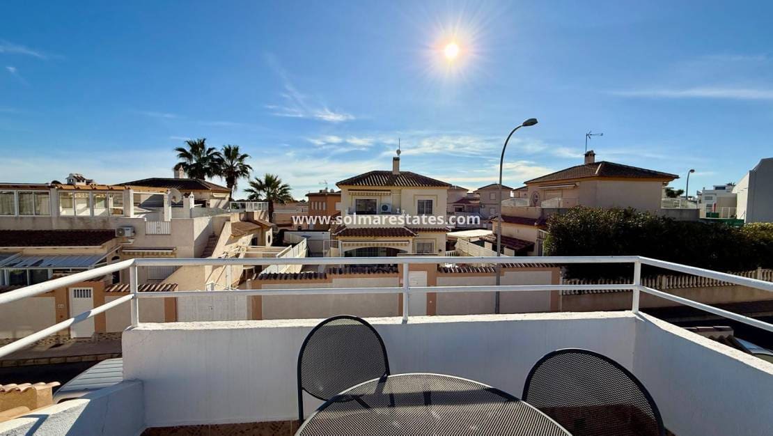 3 bedroom Bungalow for sale in Los Altos with pool - € 149,000 (Ref: 9486485)