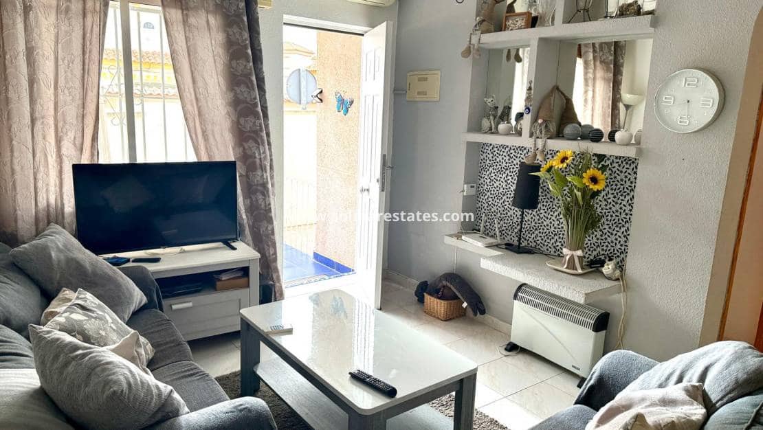 3 bedroom Bungalow for sale in Los Altos with pool - € 149,000 (Ref: 9486485)