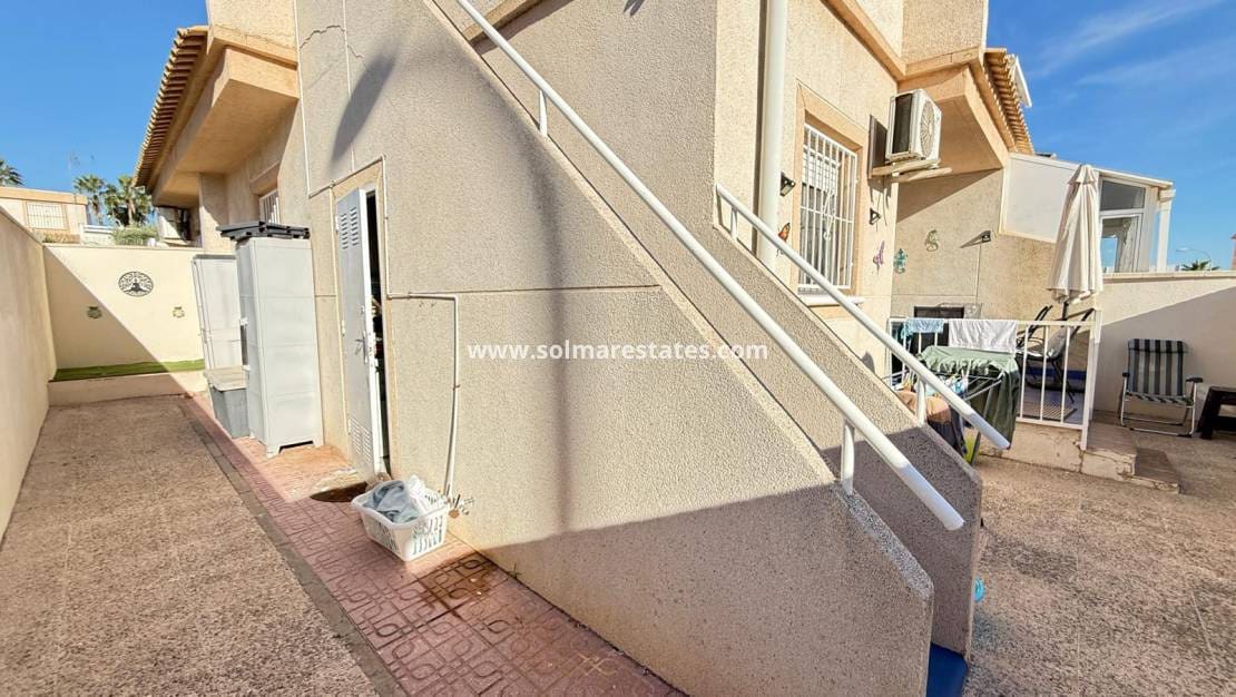 3 bedroom Bungalow for sale in Los Altos with pool - € 149,000 (Ref: 9486485)