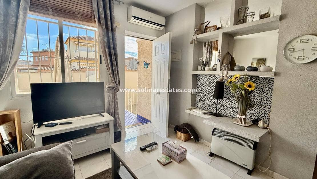 3 bedroom Bungalow for sale in Los Altos with pool - € 149,000 (Ref: 9486485)