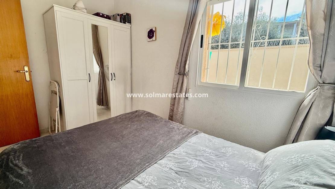 3 bedroom Bungalow for sale in Los Altos with pool - € 149,000 (Ref: 9486485)