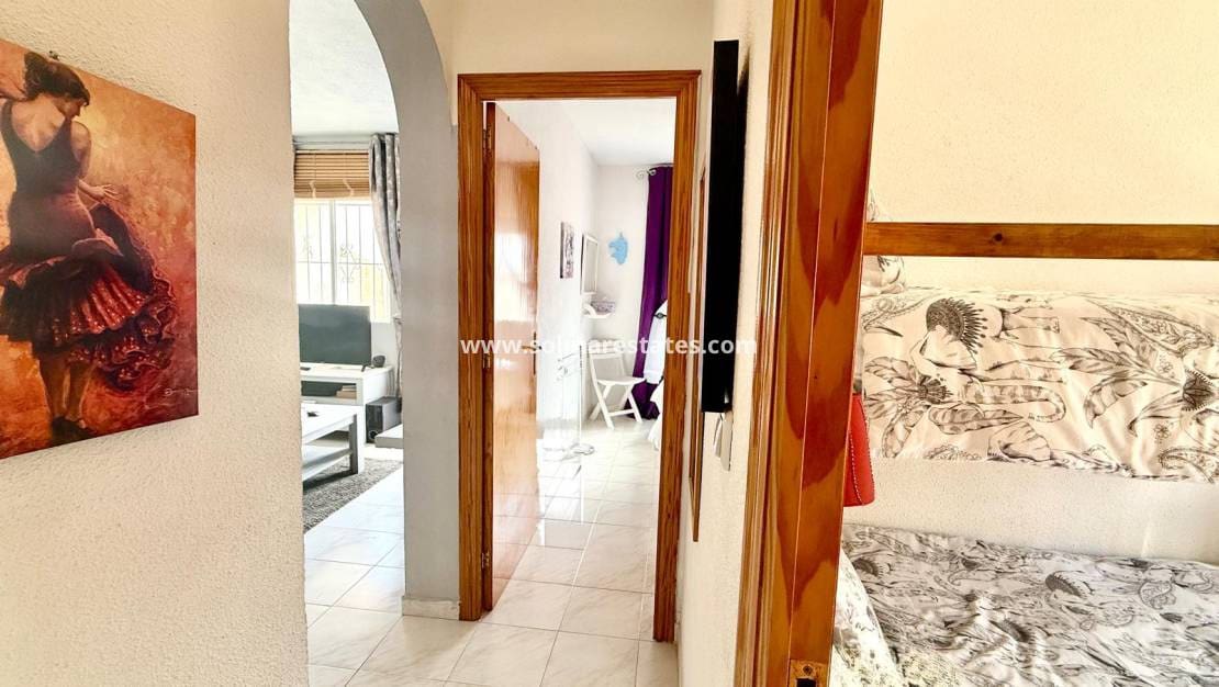 3 bedroom Bungalow for sale in Los Altos with pool - € 149,000 (Ref: 9486485)