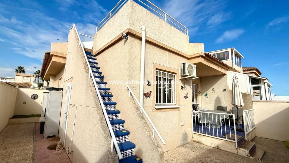 3 bedroom Bungalow for sale in Los Altos with pool - € 149,000 (Ref: 9486485)