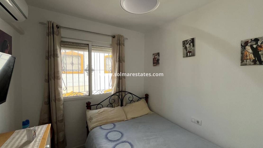 Casa de 3 habitaciones en Los Montesinos en venta con piscina - 180.000 € (Ref: 9486493)