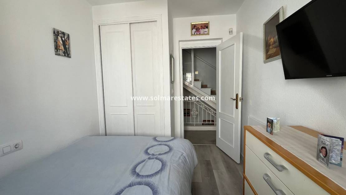 Casa de 3 habitaciones en Los Montesinos en venta con piscina - 180.000 € (Ref: 9486493)