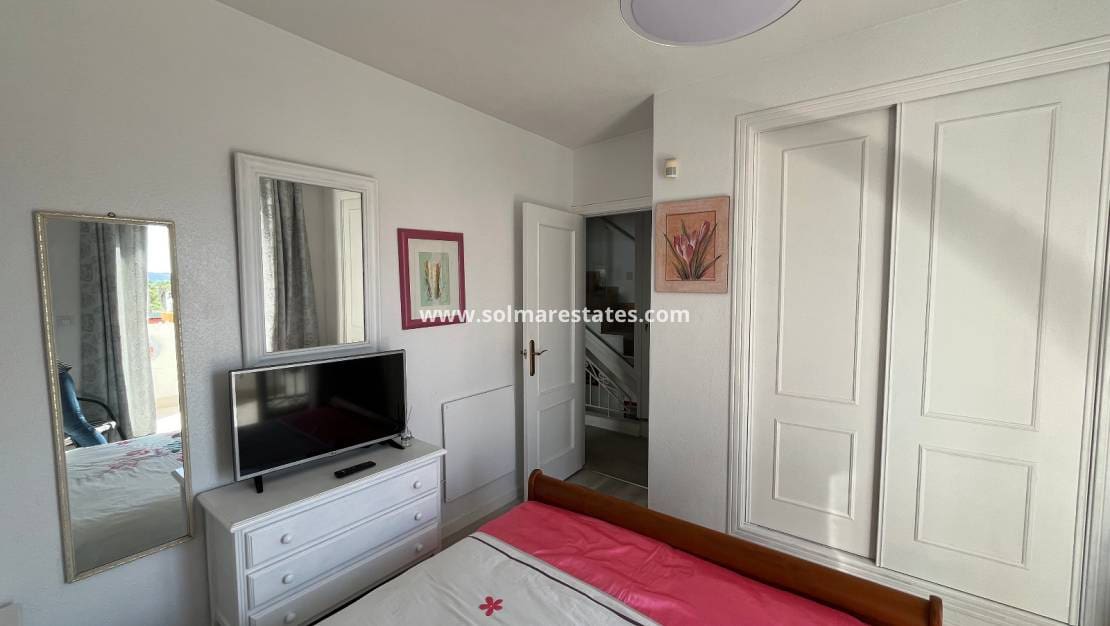 Casa de 3 habitaciones en Los Montesinos en venta con piscina - 180.000 € (Ref: 9486493)