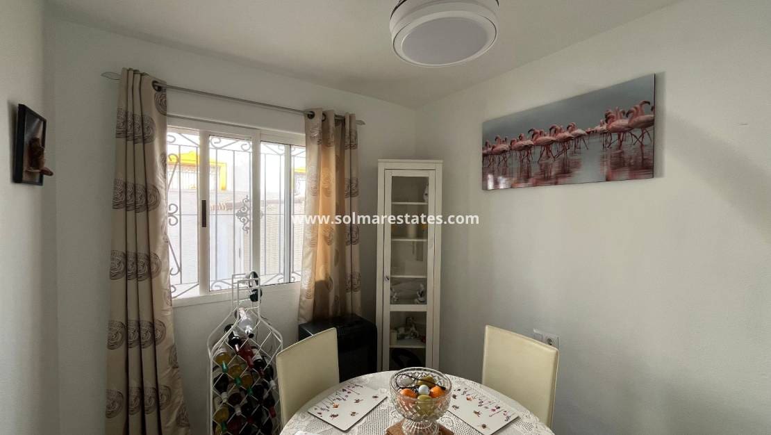 Casa de 3 habitaciones en Los Montesinos en venta con piscina - 180.000 € (Ref: 9486493)