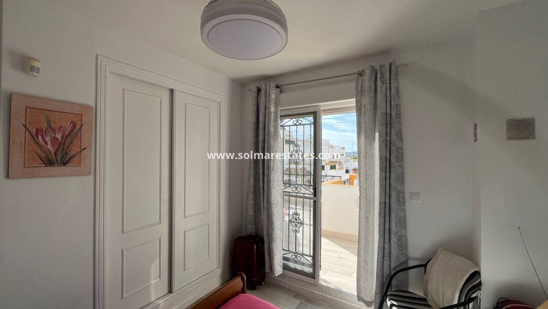 Casa de 3 habitaciones en Los Montesinos en venta con piscina - 180.000 € (Ref: 9486493)