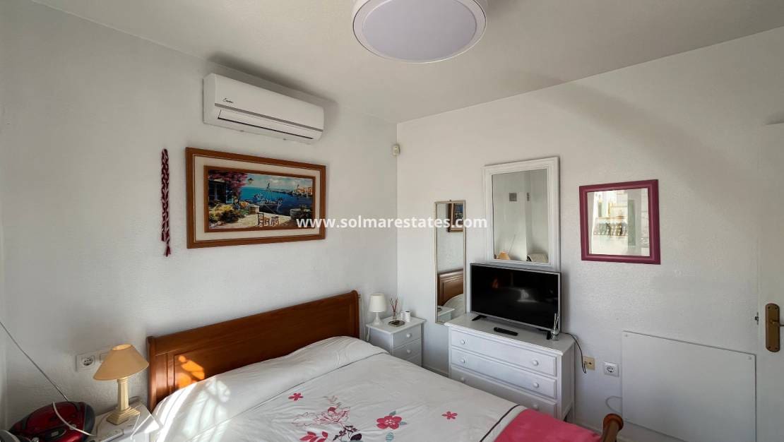 Casa de 3 habitaciones en Los Montesinos en venta con piscina - 180.000 € (Ref: 9486493)