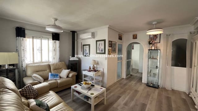 Casa de 3 habitaciones en Los Montesinos en venta con piscina - 180.000 € (Ref: 9486493)