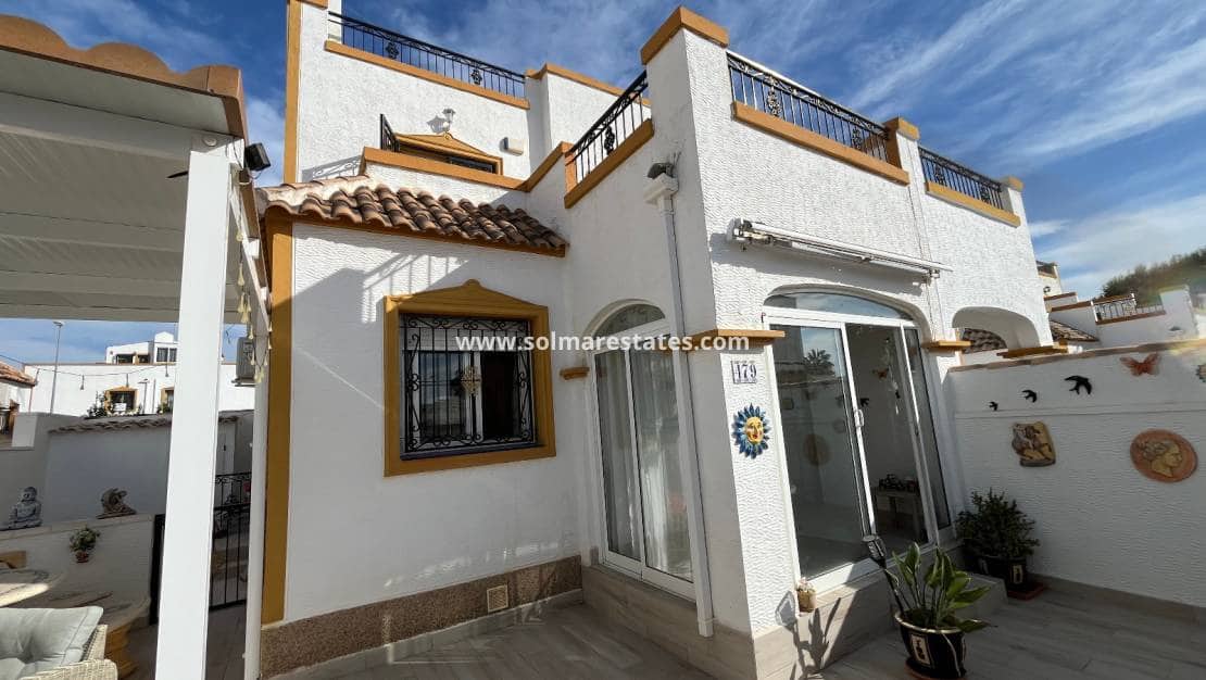 Casa de 3 habitaciones en Los Montesinos en venta con piscina - 180.000 € (Ref: 9486493)