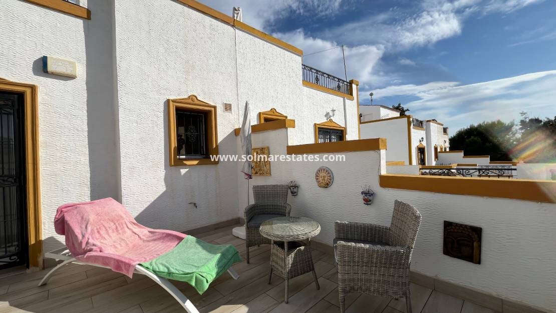 Casa de 3 habitaciones en Los Montesinos en venta con piscina - 180.000 € (Ref: 9486493)