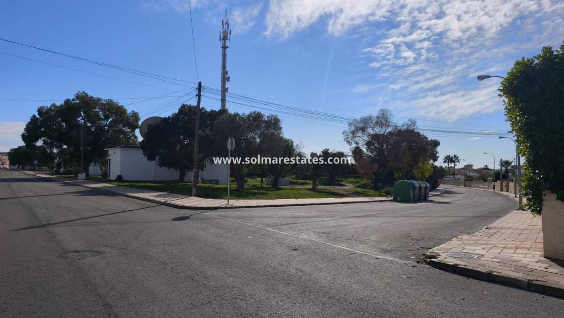 2 bedroom Bungalow for sale in El Chaparral - € 119,000 (Ref: 9488882)