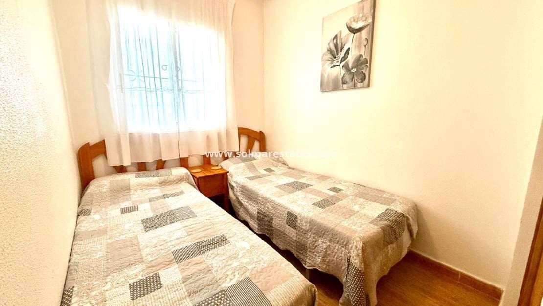 2 bedroom Apartment for sale in Playa Flamenca with pool - € 136,000 (Ref: 9489960)