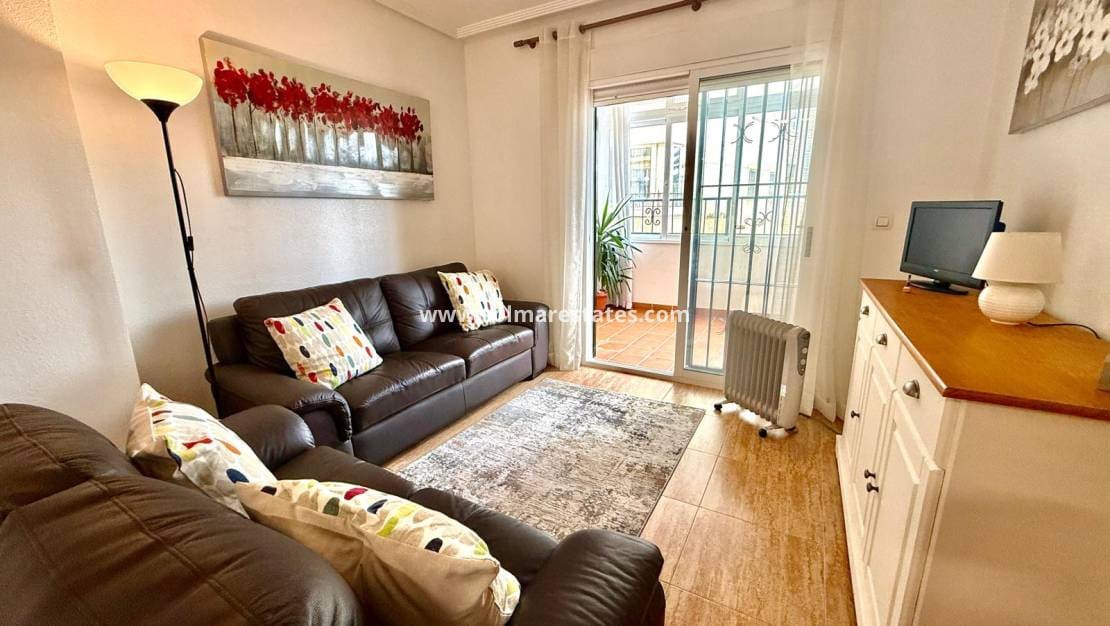 2 bedroom Apartment for sale in Playa Flamenca with pool - € 136,000 (Ref: 9489960)