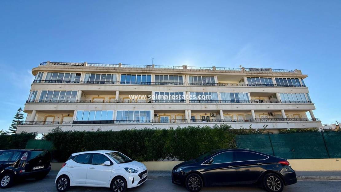 2 bedroom Apartment for sale in Playa Flamenca with pool - € 136,000 (Ref: 9489960)