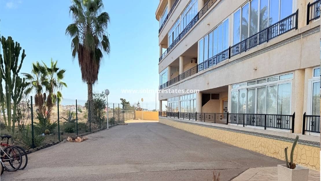 2 bedroom Apartment for sale in Playa Flamenca with pool - € 136,000 (Ref: 9489960)