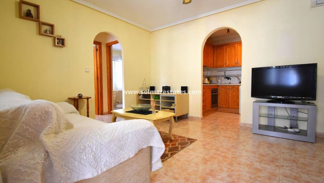 2 chambre Bungalow à vendre à Playa Flamenca avec piscine - 175 000 € (Ref: 9496466)
