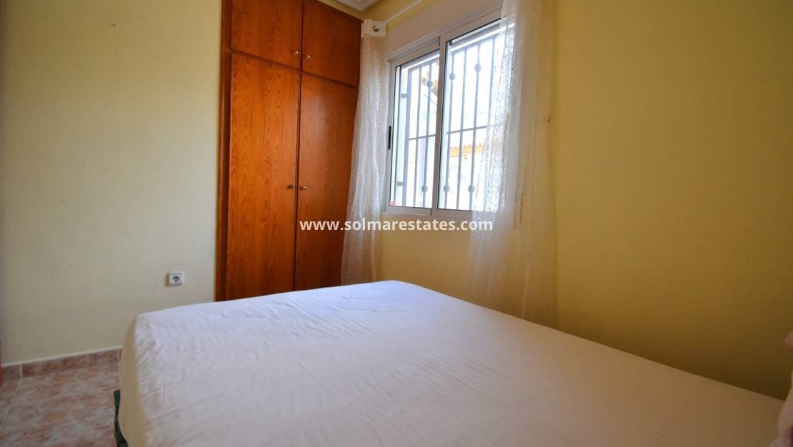 2 chambre Bungalow à vendre à Playa Flamenca avec piscine - 175 000 € (Ref: 9496466)