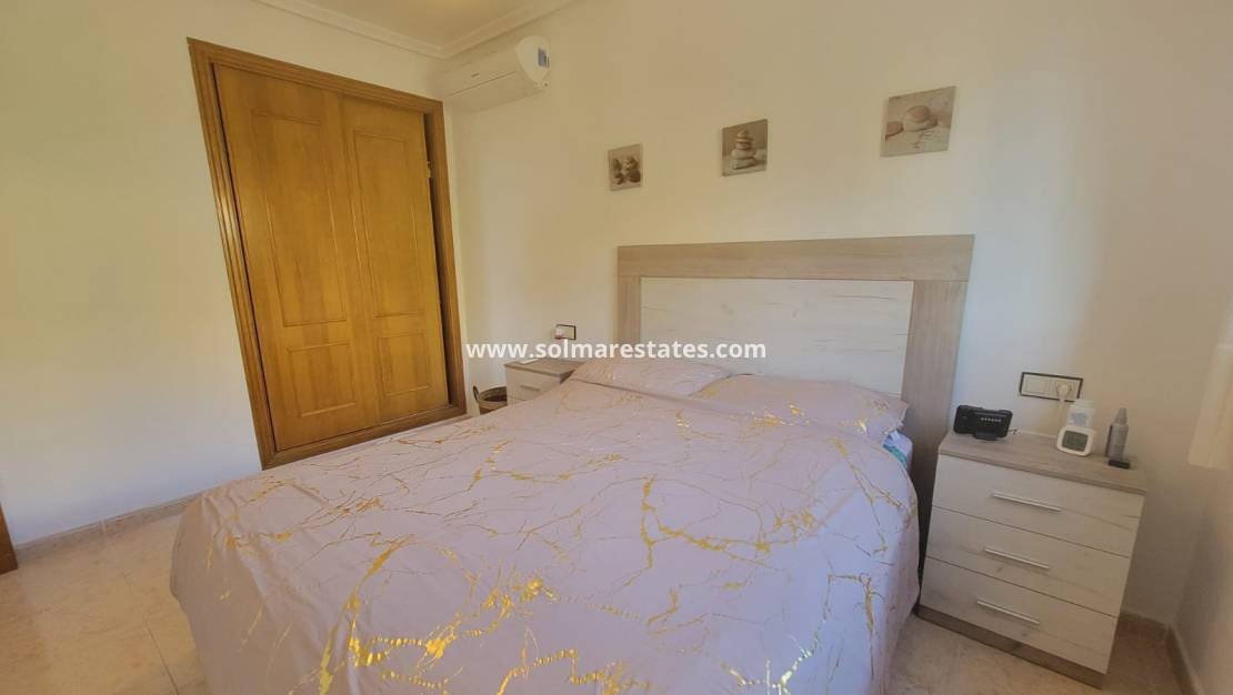 3 bedroom Bungalow for sale in Los Montesinos with pool - € 215,000 (Ref: 9500040)