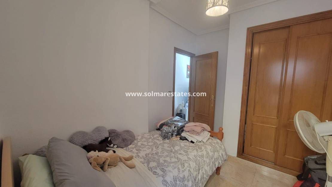 3 bedroom Bungalow for sale in Los Montesinos with pool - € 215,000 (Ref: 9500040)